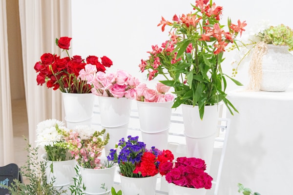 Service advantages and delivery benefits of local florist network
